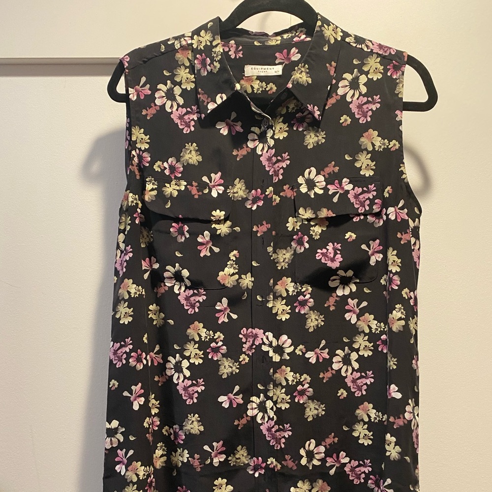 Equipment Femme Silk floral button up blouse